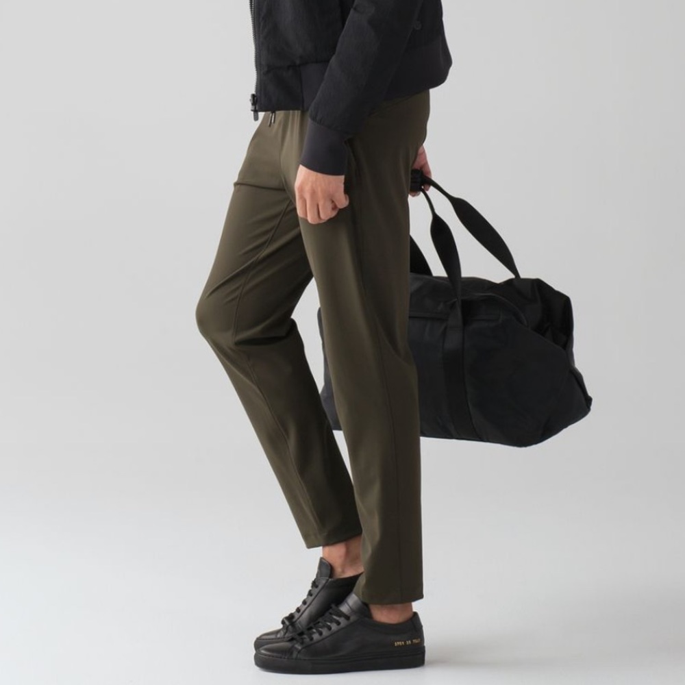 Lululemon on the fly pant 28” dark olive